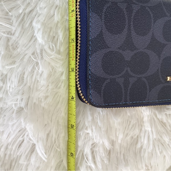 Coach blue jacquard accordian wallet - Picture 8 of 8